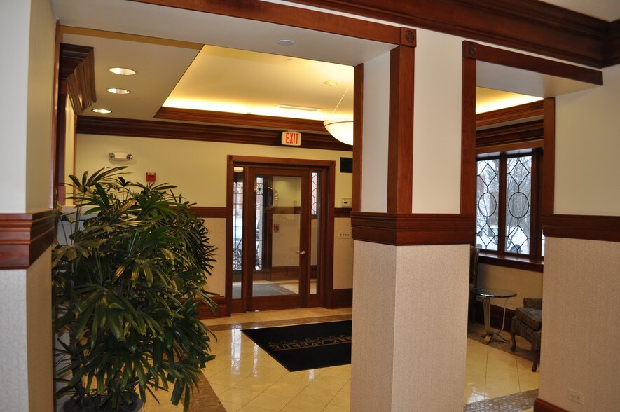 More Photos Of 430 Park Ave, Highland Park Office For Lease