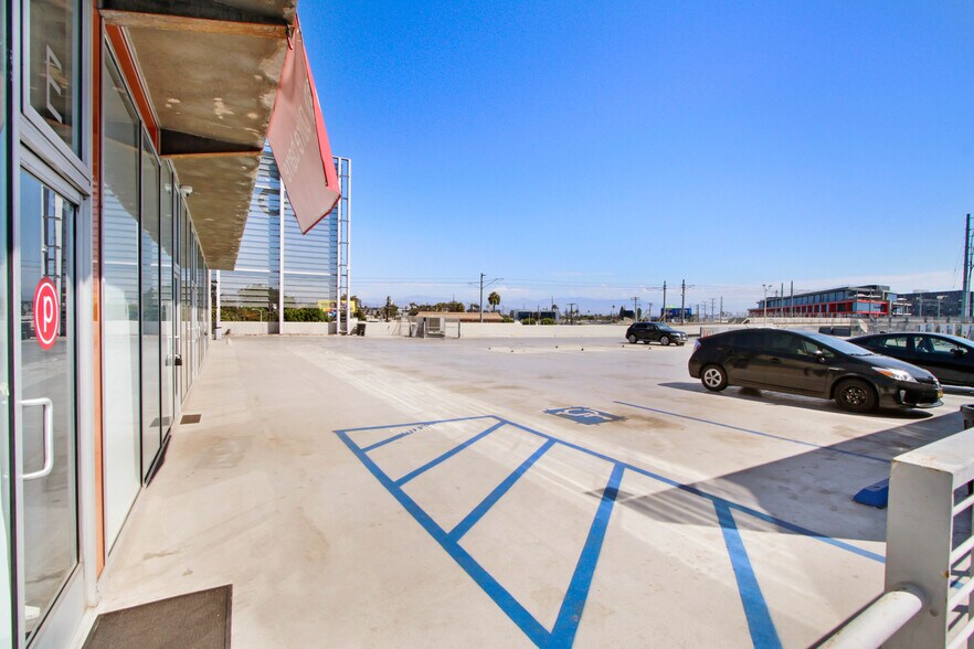 More Photos Of 8985 Venice Blvd, Los Angeles Unknown For Lease