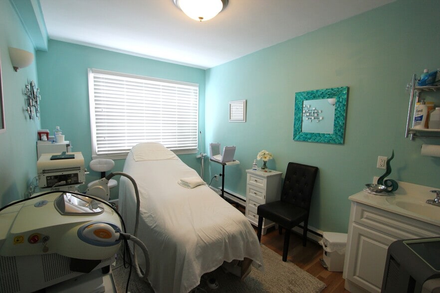 More Photos Of 323 W Central St, Franklin Office For Sale