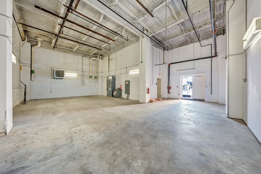 More Photos Of 120 Salem Ave SW, Roanoke Warehouse For Lease