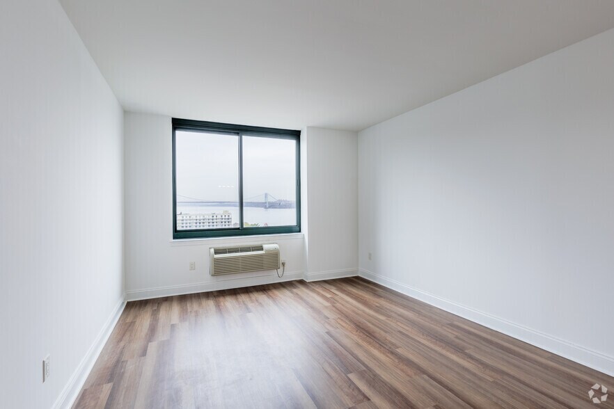 More Photos Of 100 Tower Dr, Edgewater Apartments For Lease