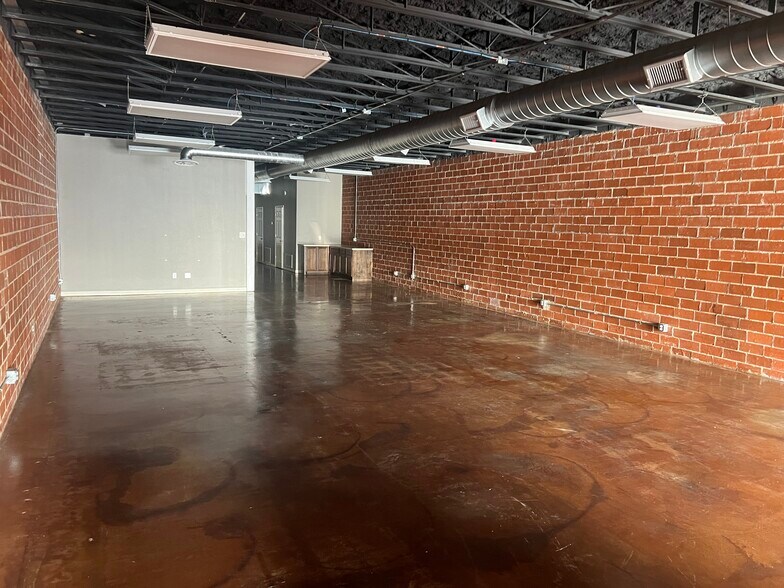 More Photos Of 415 E Avenue D, Killeen Office For Lease