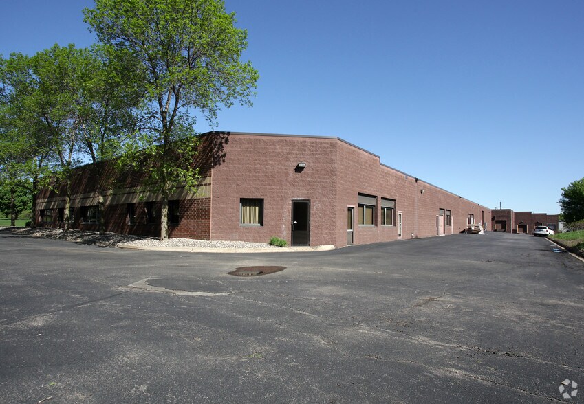 More Photos Of 11401-11481 Rupp Dr, Burnsville Light Manufacturing For Lease