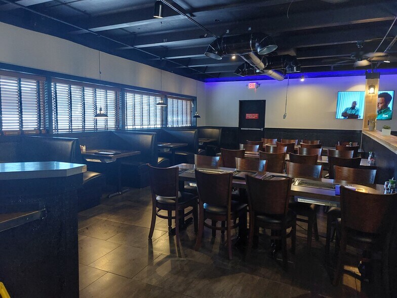 More Photos Of 5101 E Colonial Dr, Orlando Restaurant For Sale