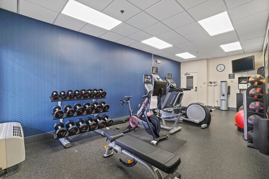 More Photos Of 1500 W 4th St, Adel Hotel For Sale