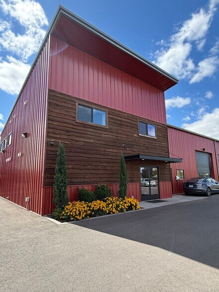 Primary Photo Of 1394 Alpha dr, Mcminnville Light Distribution For Lease