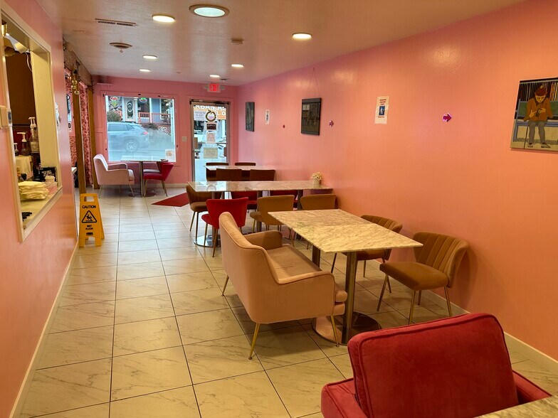 More Photos Of 3341-3343 SE Hawthorne Blvd, Portland Freestanding For Lease