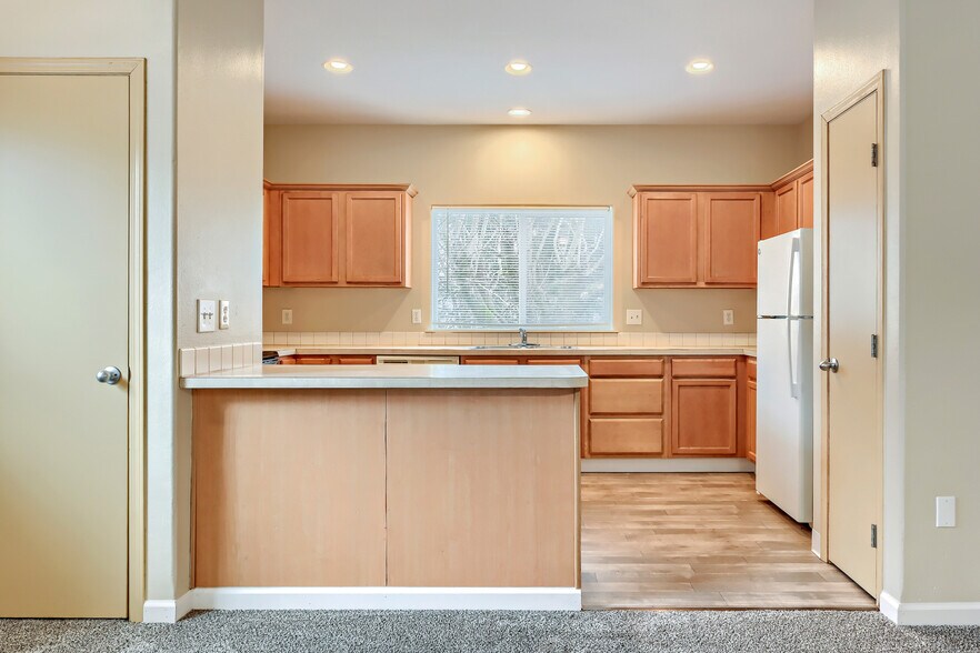 More Photos Of 8423-8451 SE Brooklyn St, Portland Apartments For Sale