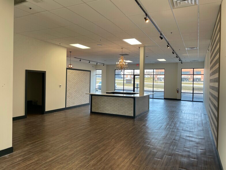 More Photos Of 1255 NW 128th St, Clive Storefront For Lease