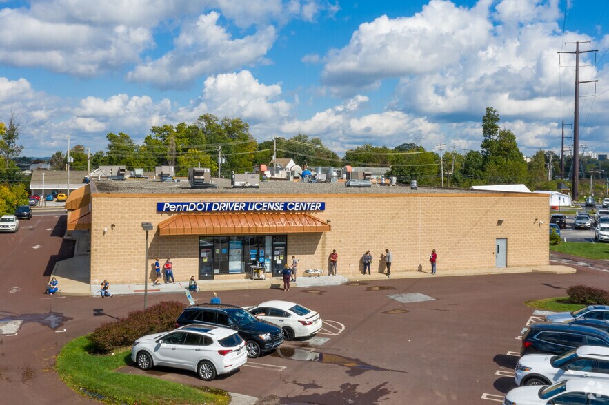 More Photos Of 143-145 S Gulph Rd, King Of Prussia Storefront For Lease