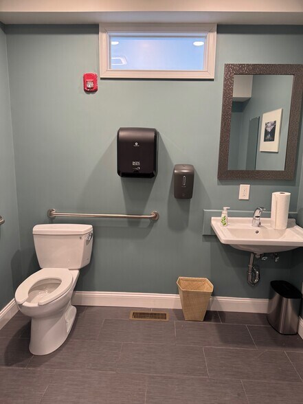 More Photos Of 1170-1176 Walnut St, Newton Storefront Retail Office For Lease