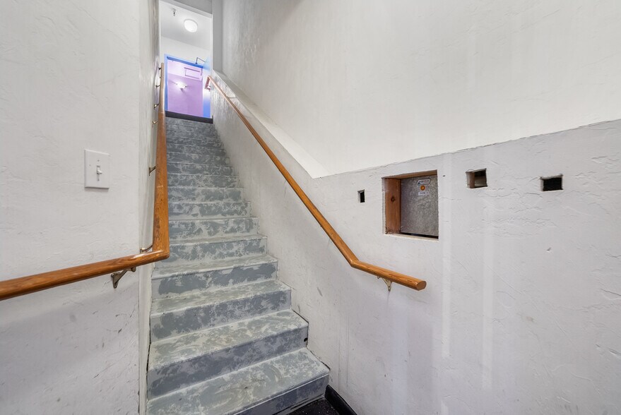 More Photos Of 2441 NW 43rd St, Gainesville Storefront For Sale