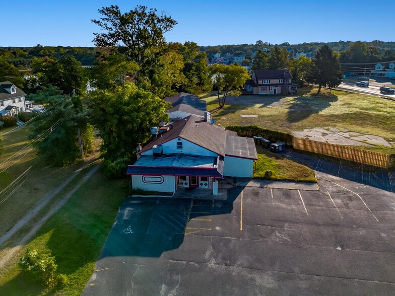 More Photos Of 111 Lakeside Dr, Tuckerton Light Distribution For Sale