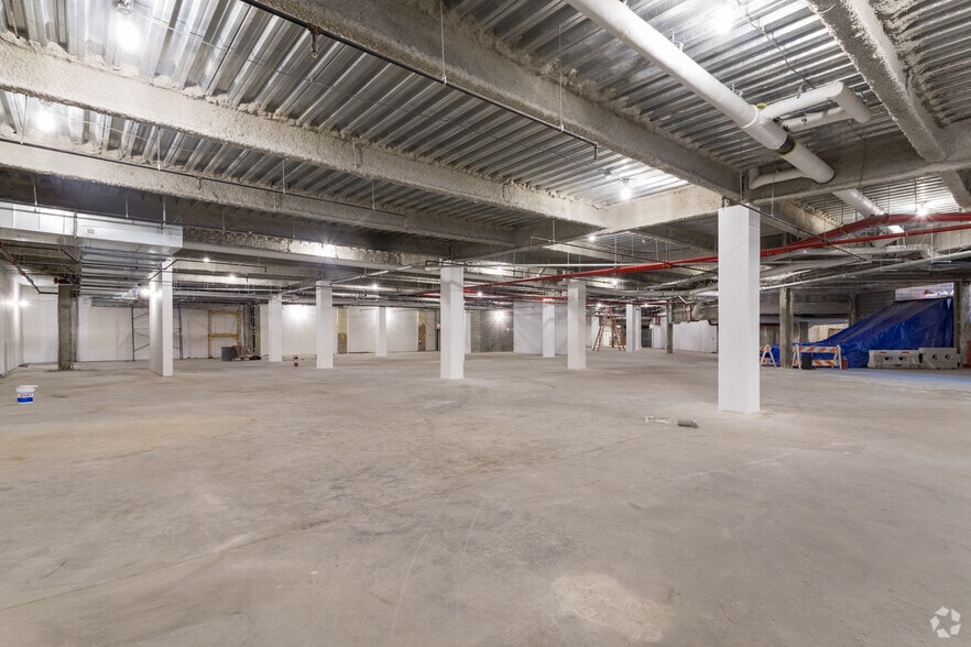 More Photos Of 38 Victory Blvd, Staten Island Office For Lease