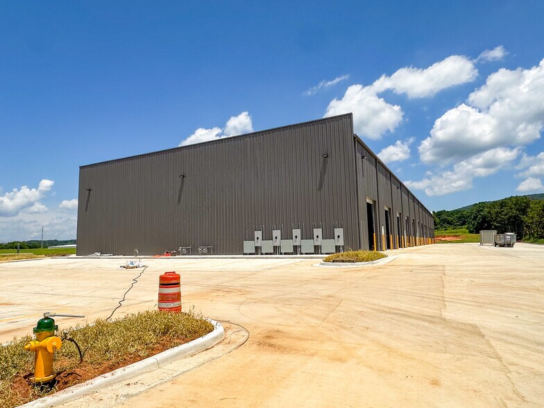 More Photos Of 2000 Bob Wade NW ln, Huntsville Industrial For Lease