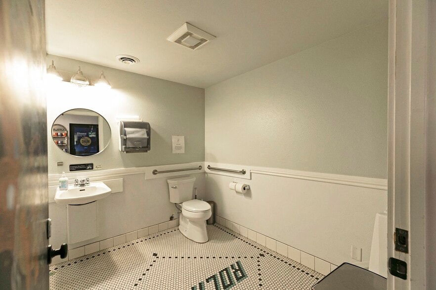 More Photos Of 600 South Ave W, Missoula General Retail For Sale