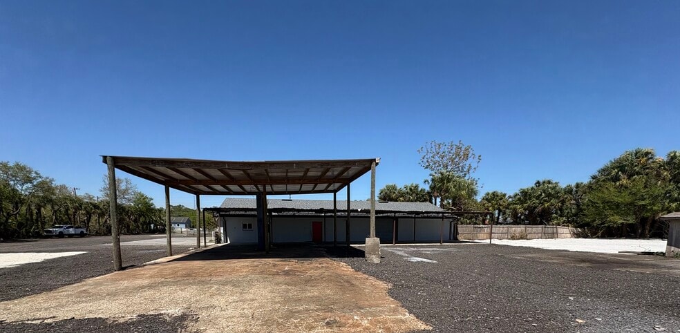 More Photos Of 18252 E Colonial Dr, Orlando Light Distribution For Lease