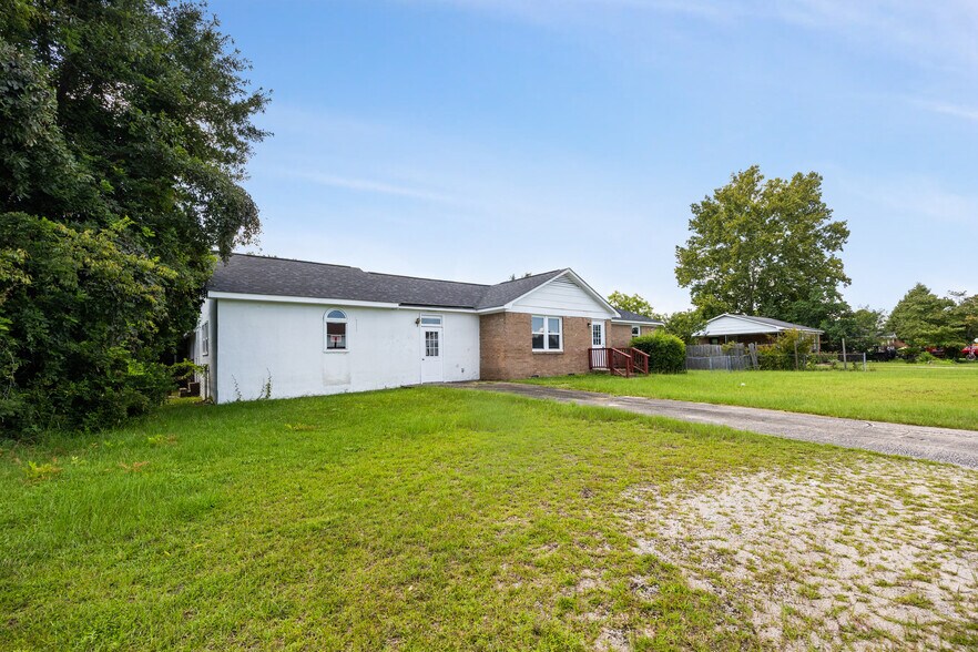 More Photos Of 109 Lisa Dr, Lexington Daycare Center For Sale