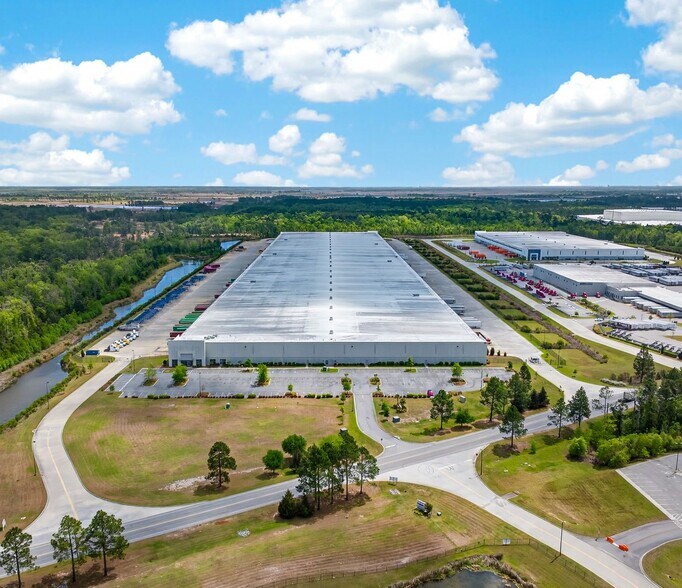 More Photos Of 311 International Trade Pky, Port Wentworth Warehouse For Lease