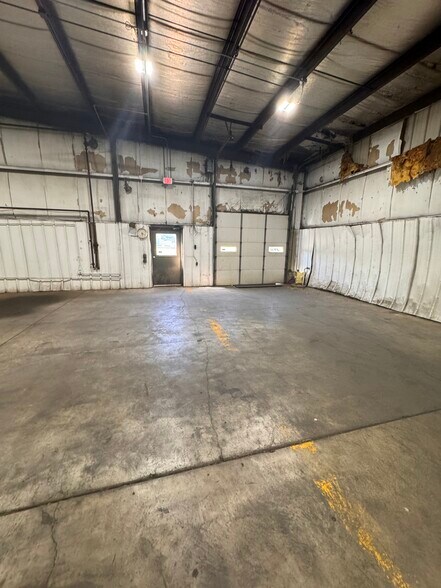 More Photos Of 848 E Commercial Ave, Whitewater Manufacturing For Lease