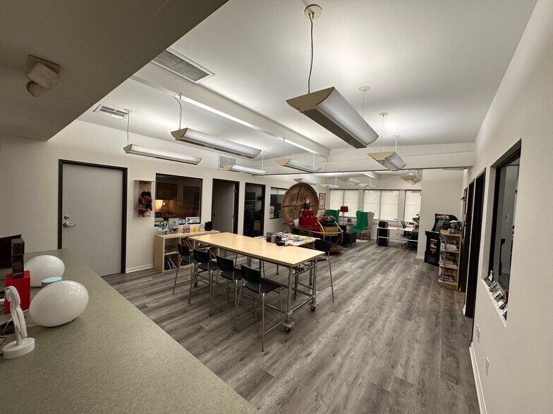 More Photos Of 739 E Walnut St, Pasadena Loft Creative Space For Lease