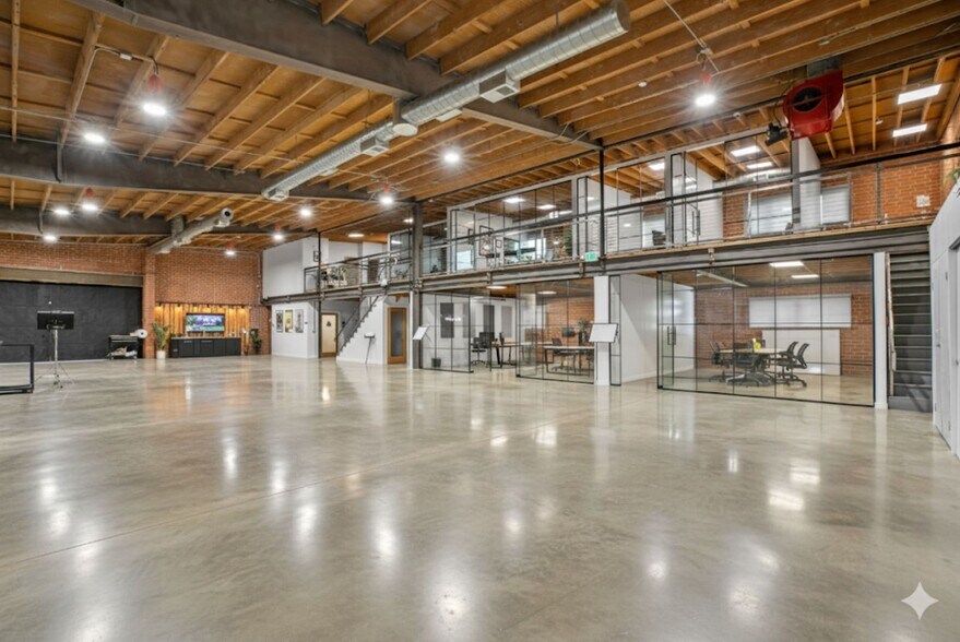 More Photos Of 1604 Venice Blvd, Los Angeles Showroom For Lease