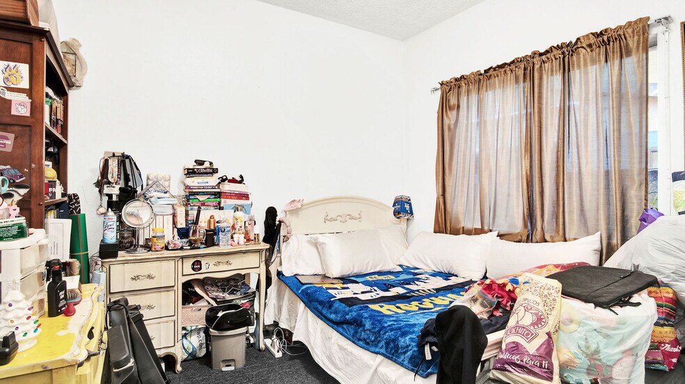 More Photos Of 644 N Serrano Ave, Los Angeles Apartments For Sale