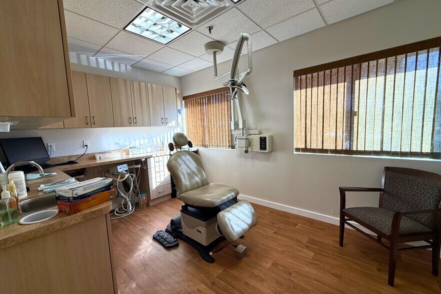 More Photos Of 1817 Black Rock Tpke, Fairfield Medical For Sale