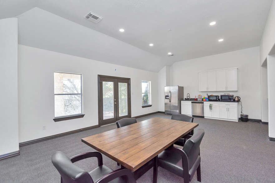 More Photos Of 8125 N Sam Houston Pky W, Houston Medical For Sale