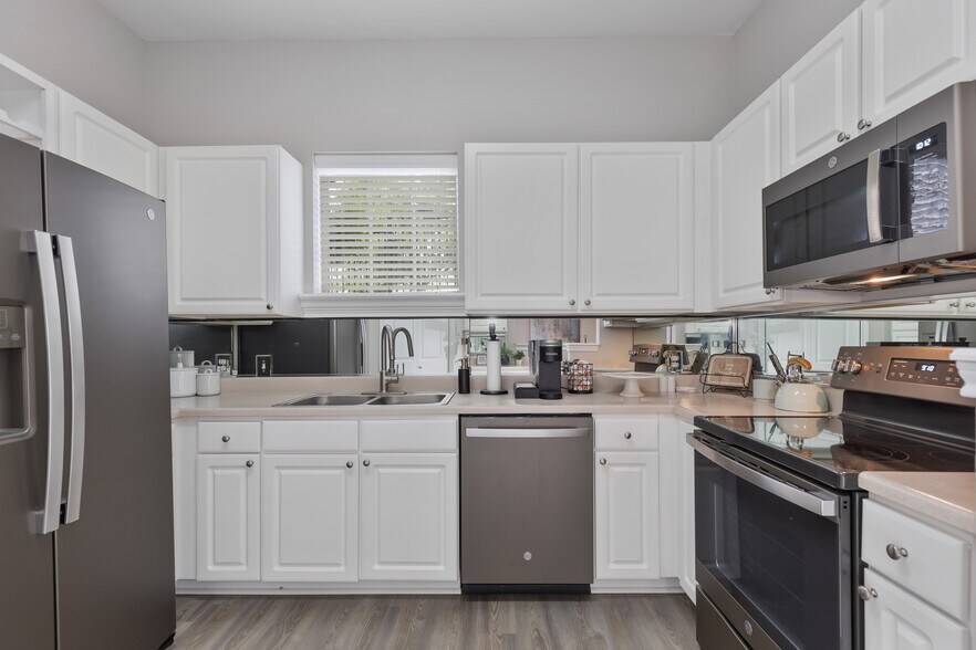 More Photos Of 1800 S Brentwood Blvd, Saint Louis Apartments For Sale