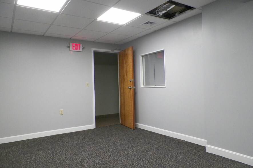 More Photos Of 1075 Smith St, Providence Medical For Lease