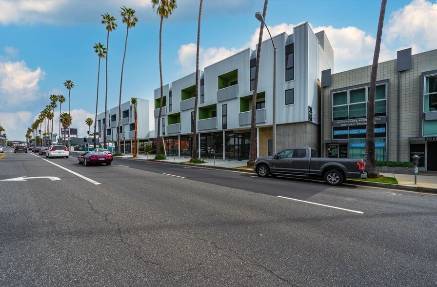 More Photos Of 2828 Santa Monica Blvd, Santa Monica Apartments For Lease