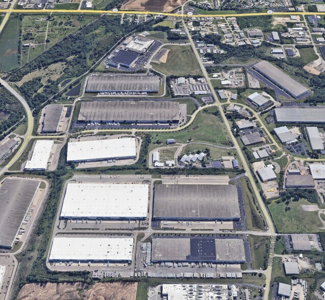 More Photos Of 4250 Port Union Rd, West Chester Distribution For Lease