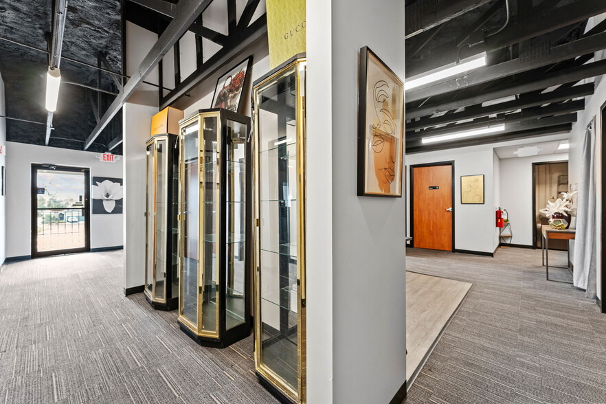 More Photos Of 3007 W Cypress St, Tampa General Retail For Sale