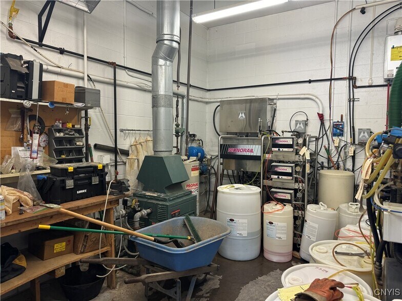 More Photos Of 9507 Harden Blvd, Camden Carwash For Sale