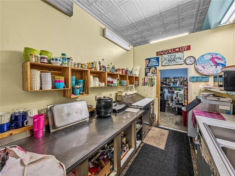 More Photos Of 135 S Central Ave, Bartow Storefront Retail Residential For Sale