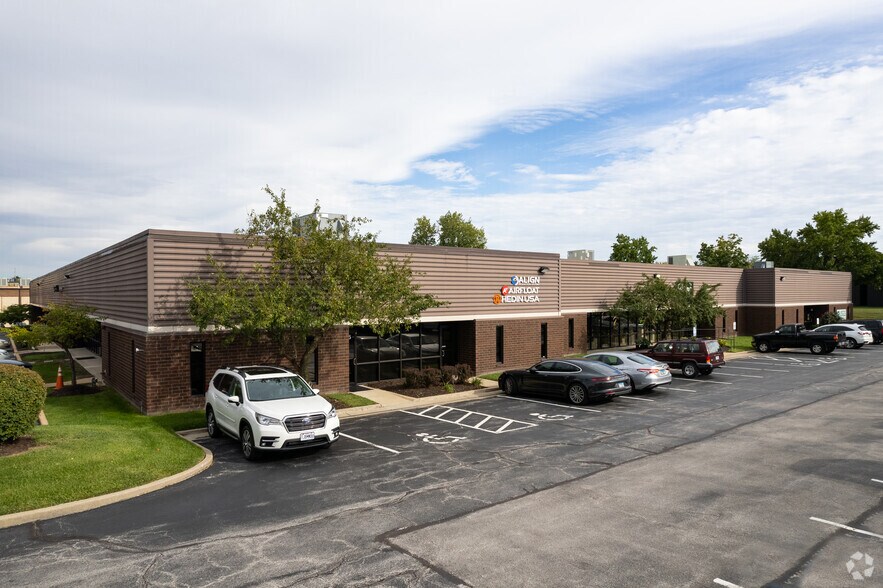 Primary Photo Of 9355-9375 Dielman Industrial Dr, Olivette Showroom For Lease