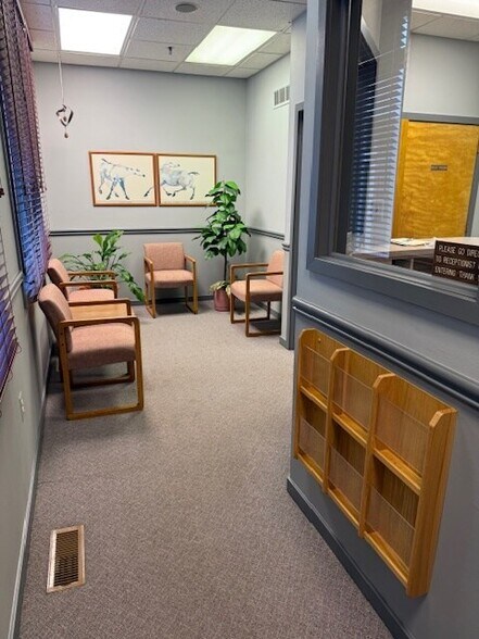 More Photos Of 105 Corporate Dr E, Langhorne Office For Sale