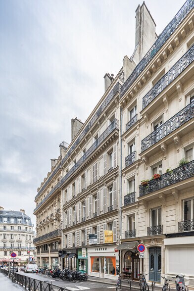 More Photos Of 10 Avenue De L'Opera, Paris Office For Sale
