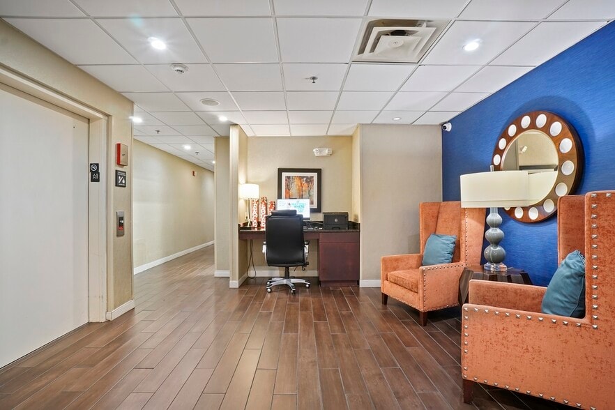 More Photos Of 1500 W 4th St, Adel Hotel For Sale