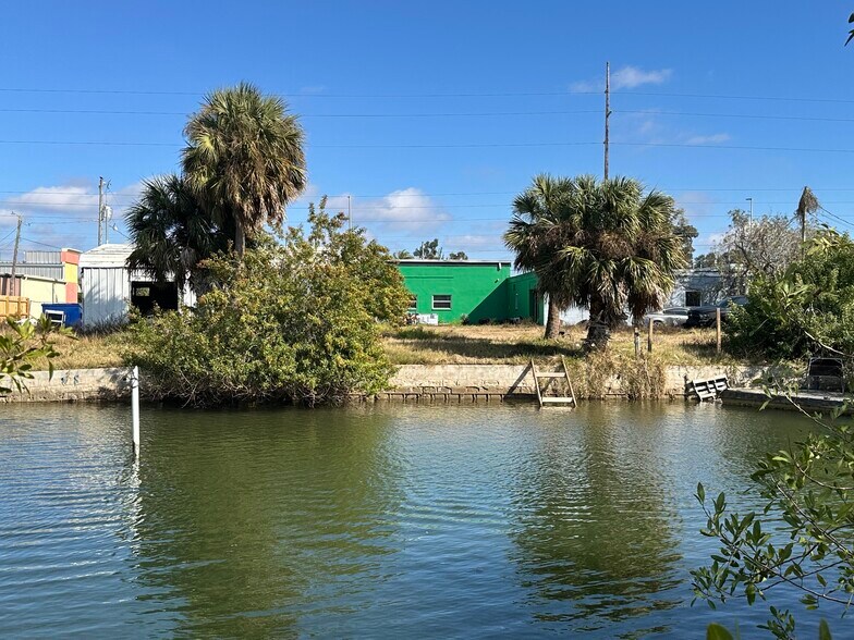 More Photos Of 13243 US Hwy 19, Hudson Auto Repair For Sale
