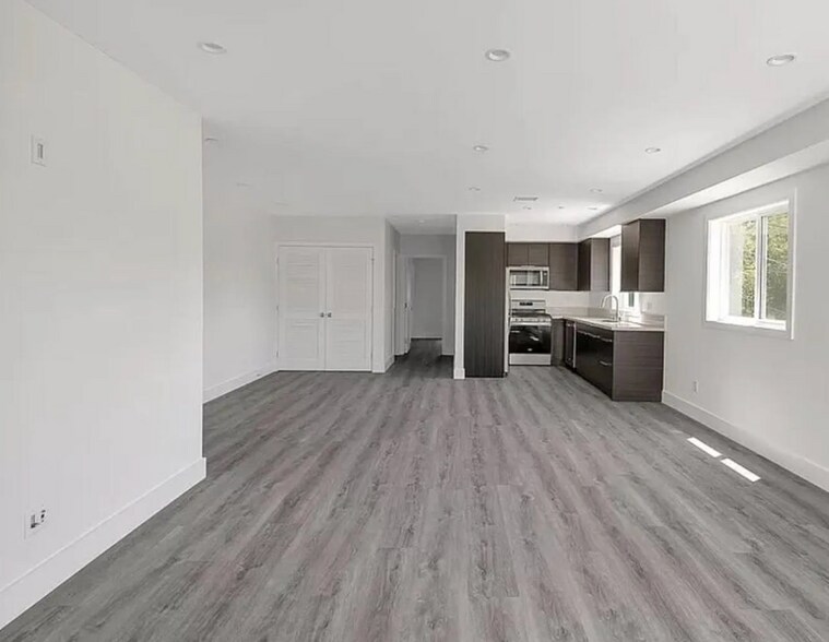 More Photos Of 5750 Kester Ave, Van Nuys Apartments For Sale