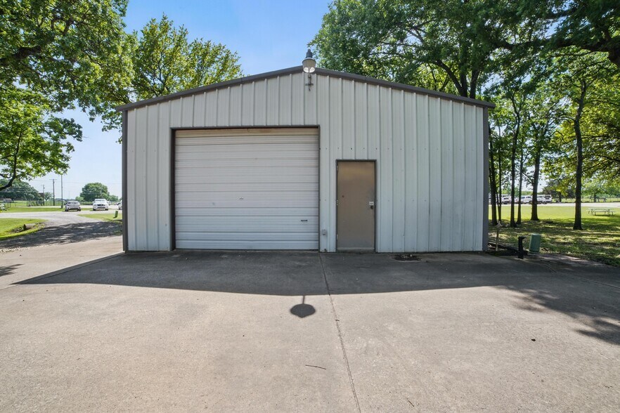 More Photos Of , Seagoville Flex For Sale