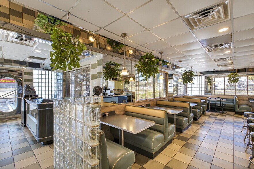 More Photos Of 4040 US Highway 27 S, Sebring Restaurant For Lease