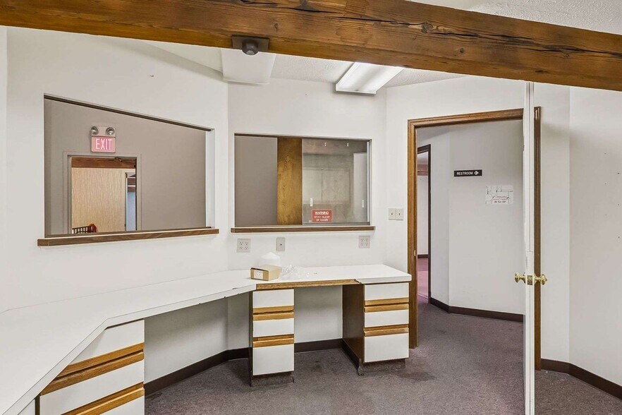 More Photos Of 412 E River St, Elyria Office For Sale