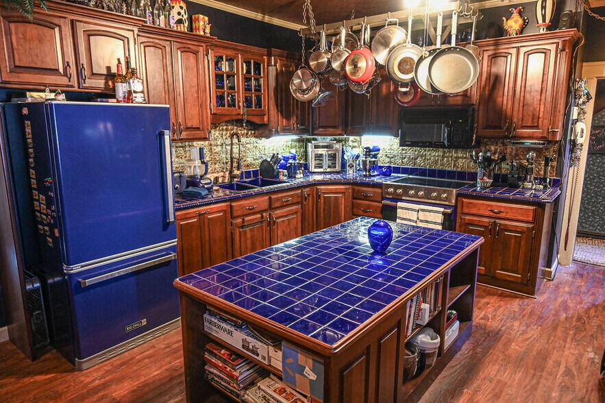 More Photos Of 1272 SW Fillmore St, Topeka Hospitality For Sale