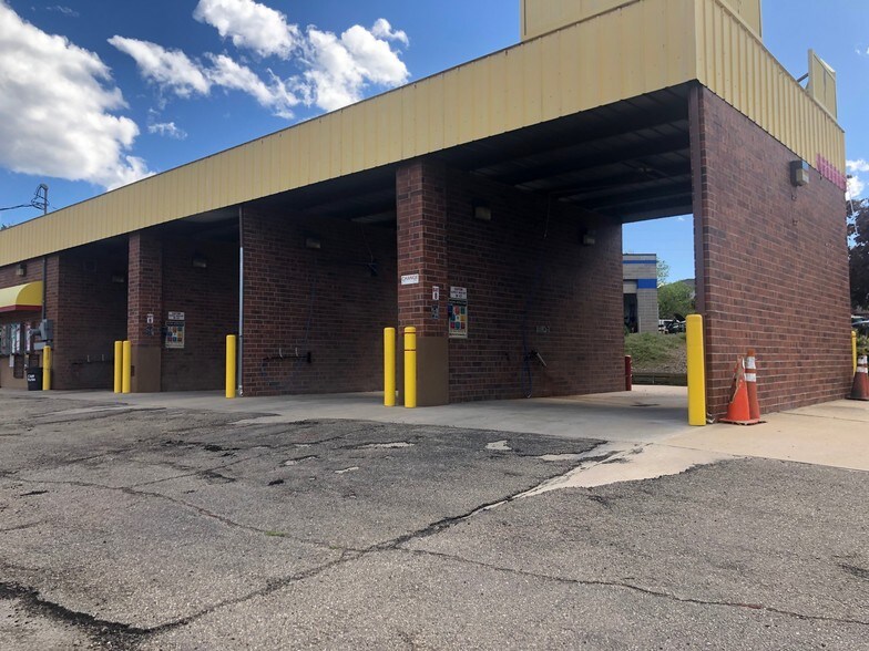 More Photos Of 12299 W Center Ave, Lakewood Carwash For Sale