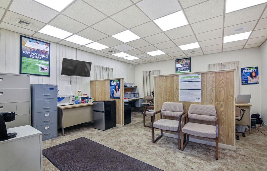 More Photos Of 470 New Britain Rd, Berlin Office For Sale