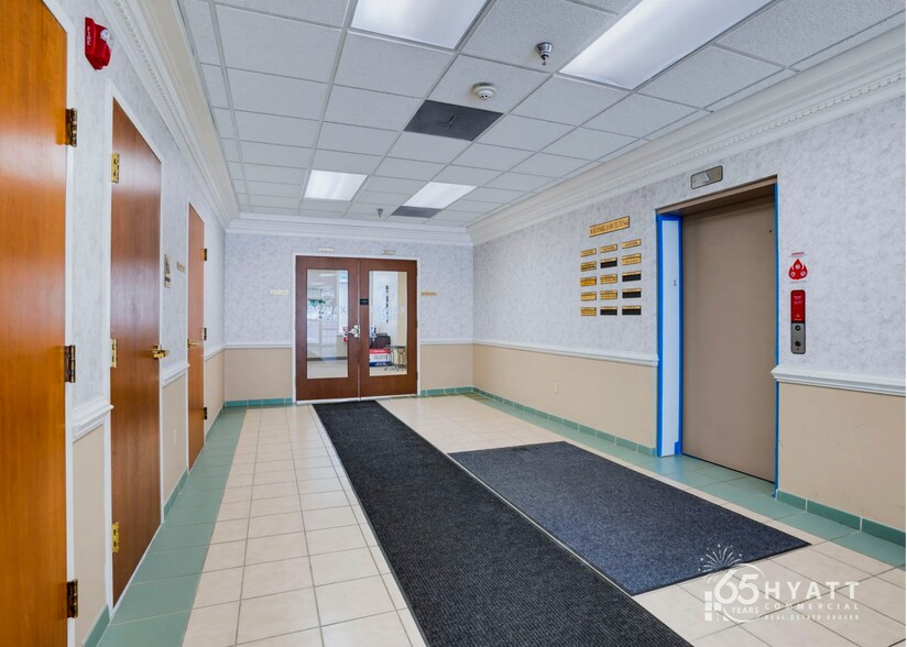 More Photos Of 23076 Three Notch Rd, California Office For Lease