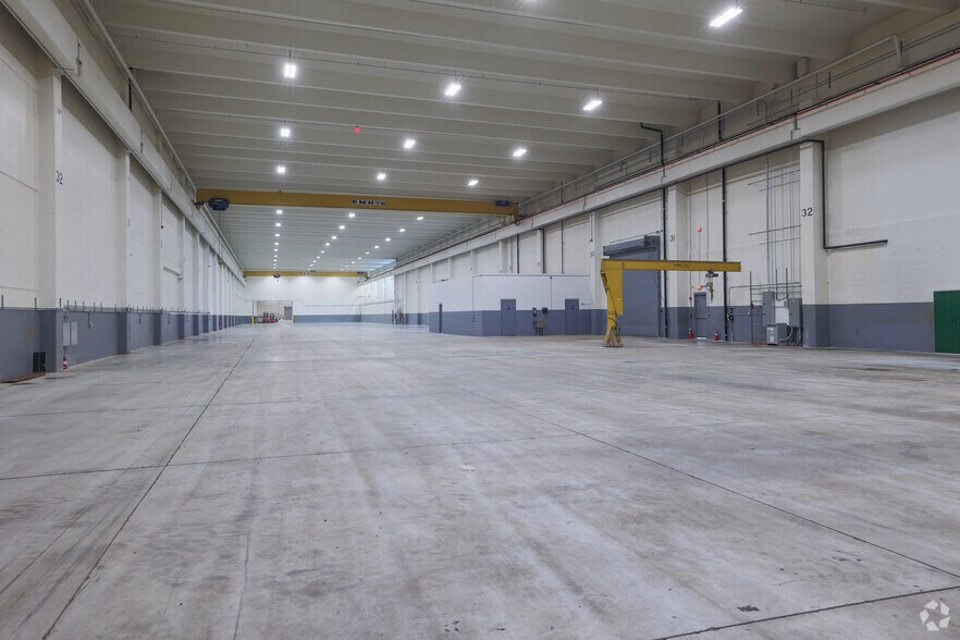 More Photos Of 53 Ayer Rd, Littleton Warehouse For Lease